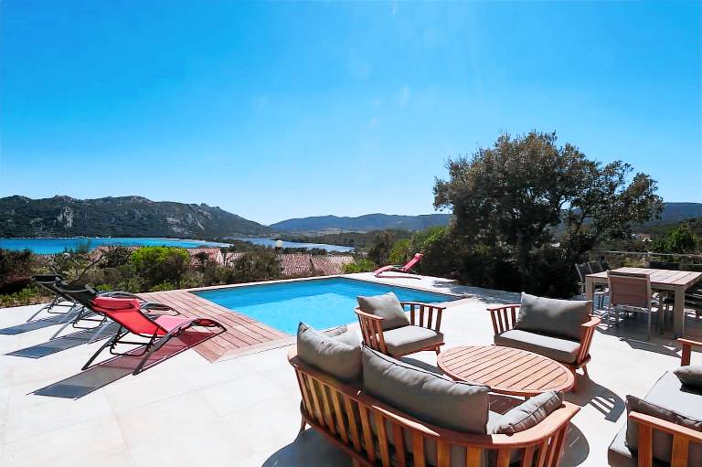 Holiday park with barbecue, terrace & private pool | Nature view — photo 2