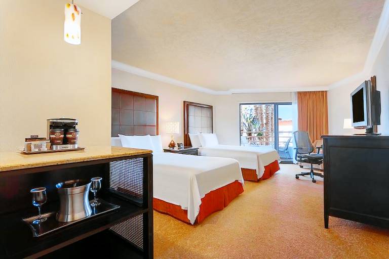 Resort  Huntington Beach