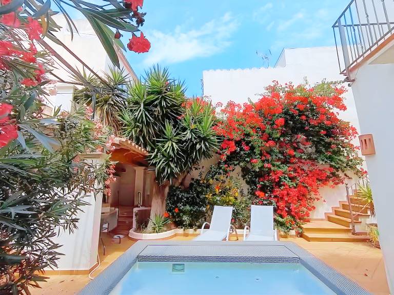 Villa with private pool, barbecue & patio | Sea view | Perfect for remote work in Felanitx