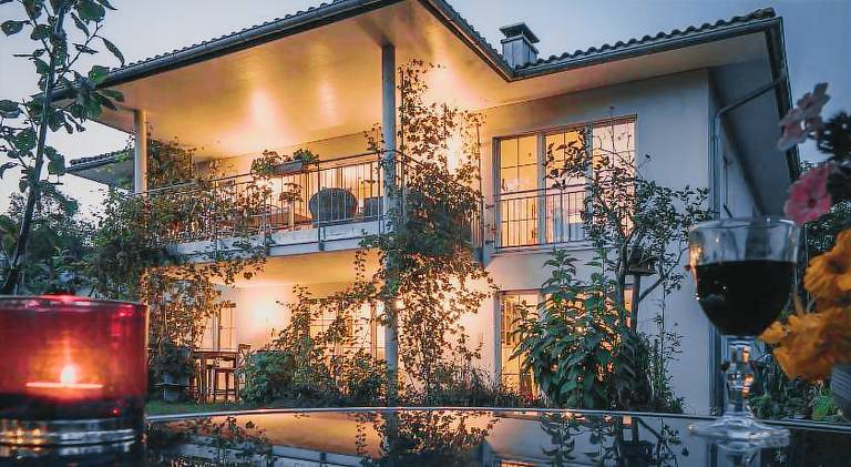 Coraline -Koblach, 6-10 P, 3 Schlafzimmer, Kuche, riesige Terrasse, Parkplatz, WiFi, Stellplatz Ski in Feldkirch
