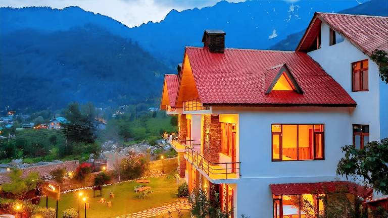 Ivaan Cottages X Mount Ville, Burwa, Manali in Kullu