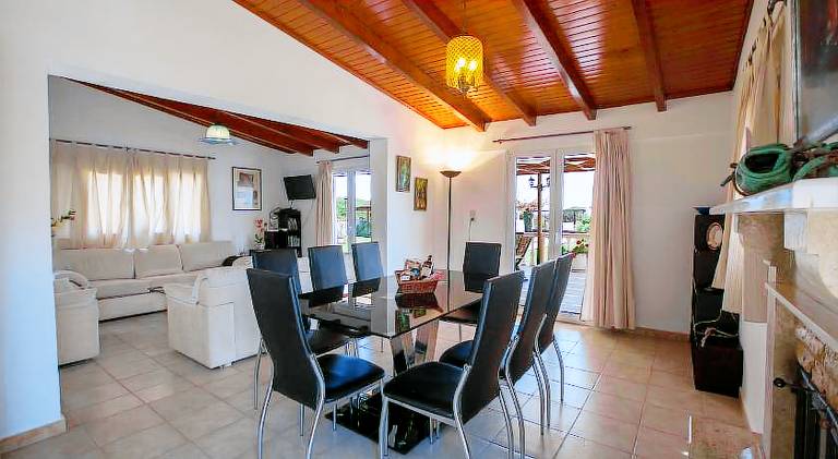 Villa with private pool, garden & terrace — photo 3