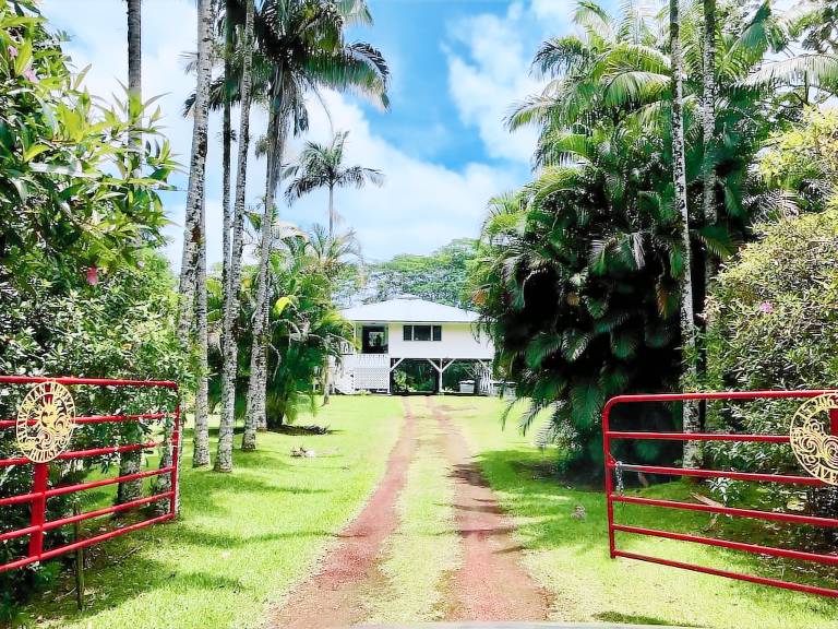 House Hawaiian Paradise Park