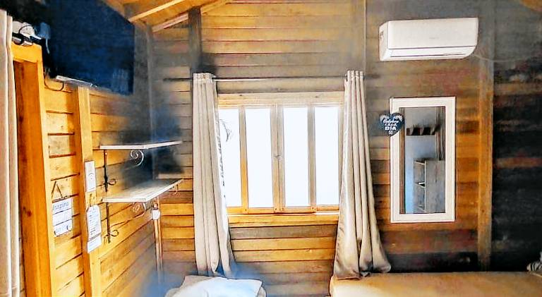 Lodge with garden, terrace & barbeque in Imbituba