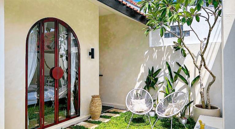 Nice vacation home with yard, patio & private pool | Perfect for remote work | Pets allowed — photo 3