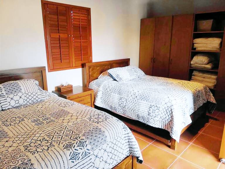 Your Serene Family Oasis Cheerful 4 Bedrooms Cabin With Pool — photo 3