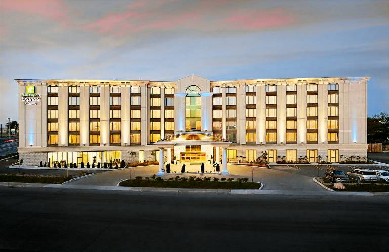 Holiday Inn & Suites Montreal Airport by IHG in Dorval, QC