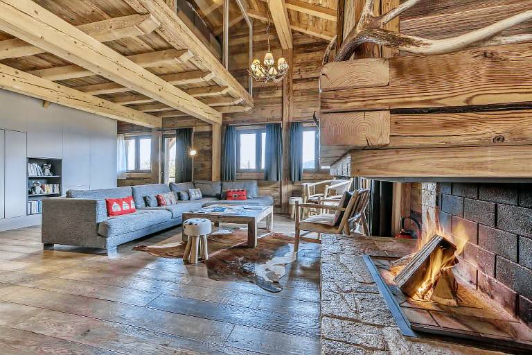 Family-oriented chalet with hot tub, terrace & barbecue | Ski nearby | Pet-friendly — photo 2