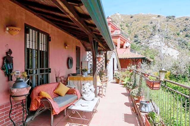 Carly & Dane Vacation House in Giardini Naxos