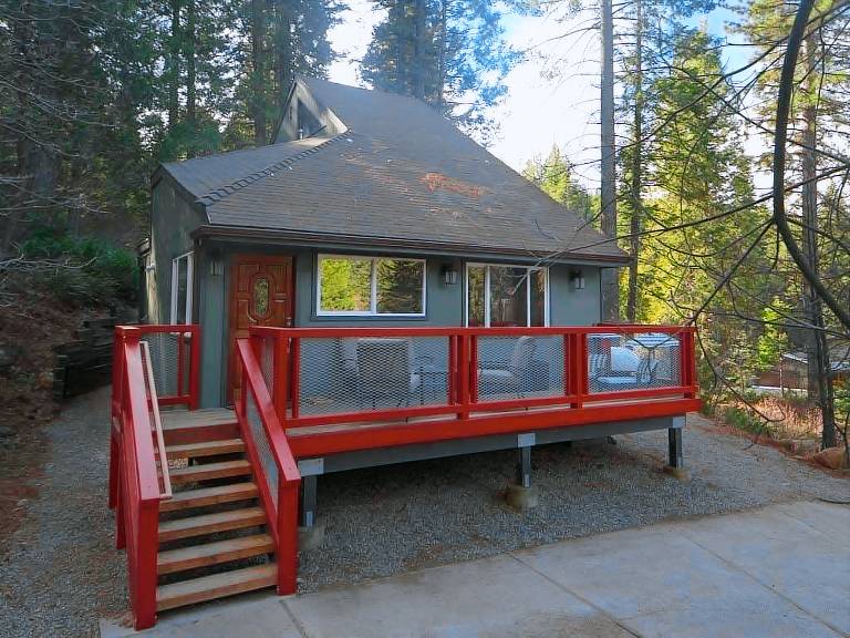 Chalet Yosemite West