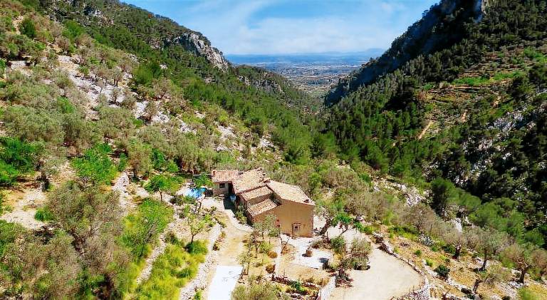 Wonderful chalet with terrace, yard & private pool | Suitable for remote work | Pets are welcome in Selva