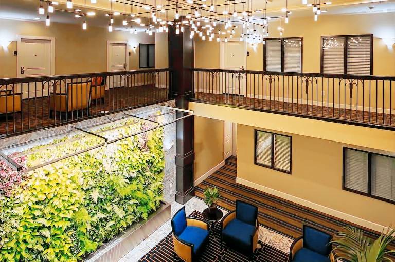 Best Western Plus Palm Court Hotel
