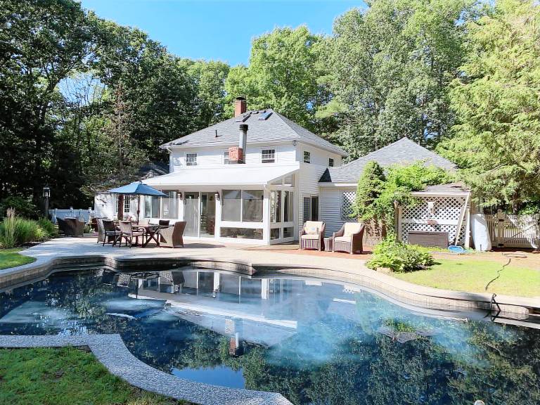 House  Stratham