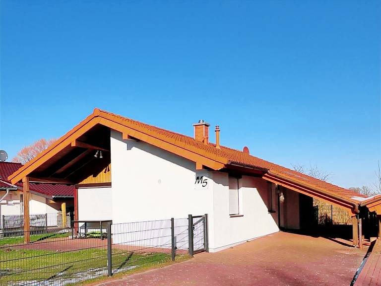 House with grill, terrace & garden in Butjadingen