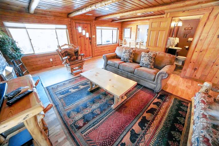 Cabin with terrace & private pool — photo 2