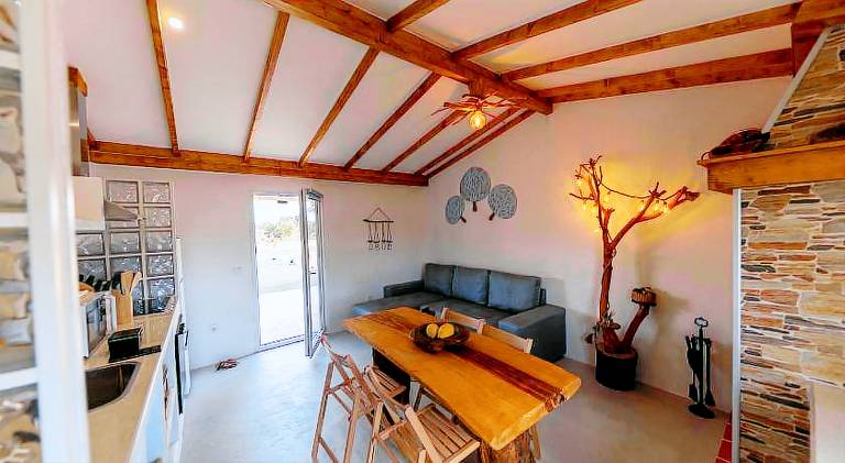 House with pool | Pets allowed — photo 3