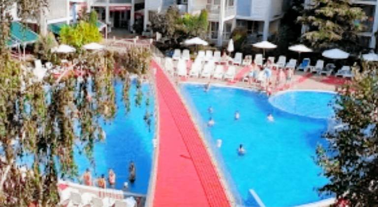 Apartment with garden, private pool & terrace — photo 5