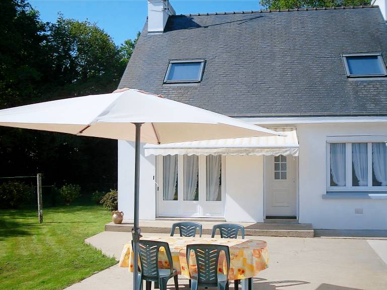 Gite with barbecue & yard | River view — photo 3