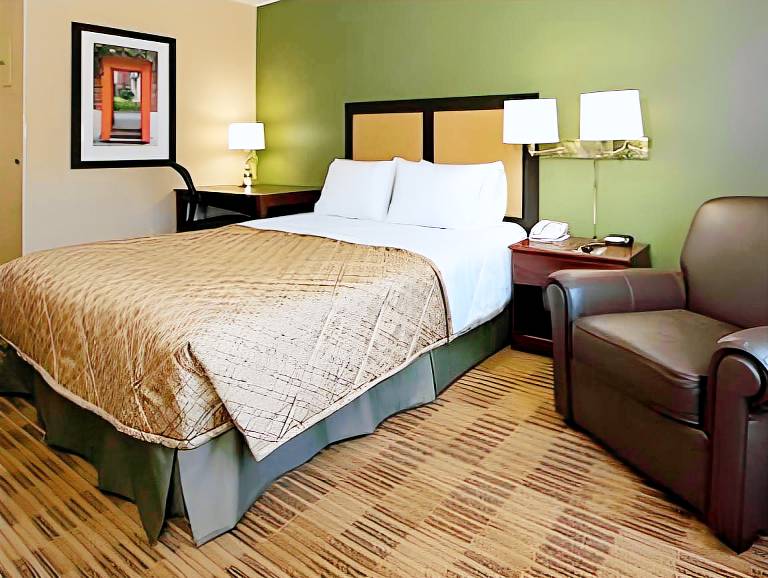 Extended Stay America Select Suites - Charlotte - Tyvola Rd. in Charlotte, NC