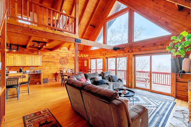 Carolina Lookout - 10 mins to downtown Boone, hot tub, ping pong, long mountain views — photo 5