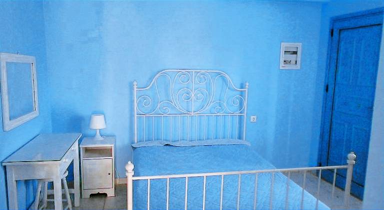 Blue White House — photo 2