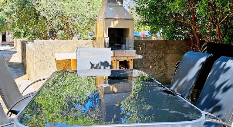 Apartment with grill, patio & yard in Novalja