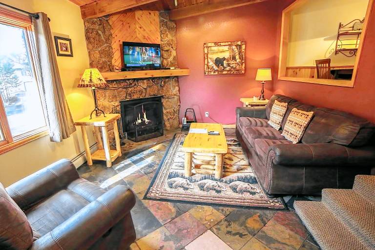 Family-friendly nice cabin with private pool & patio | Pet-friendly in Estes Park, CO