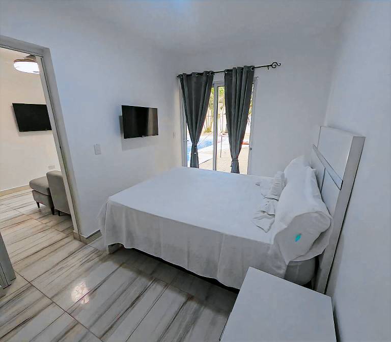 Child-friendly apartment with BBQ & pool | Beach nearby | Pets allowed — photo 3