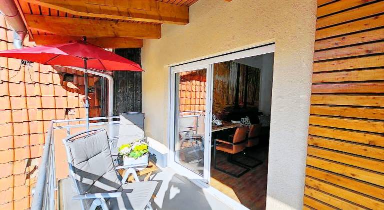Apartment with patio — photo 5