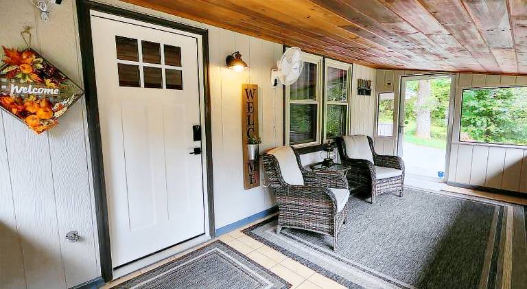 Vacation home with hot tub | Dogs allowed — photo 3