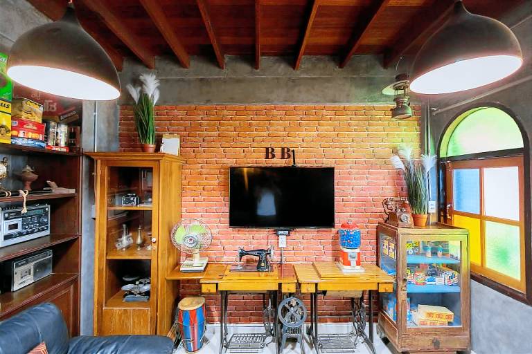 Ample house with hot tub | Near Chatuchak Weekend Market | Good for workation | Pet-friendly — photo 2