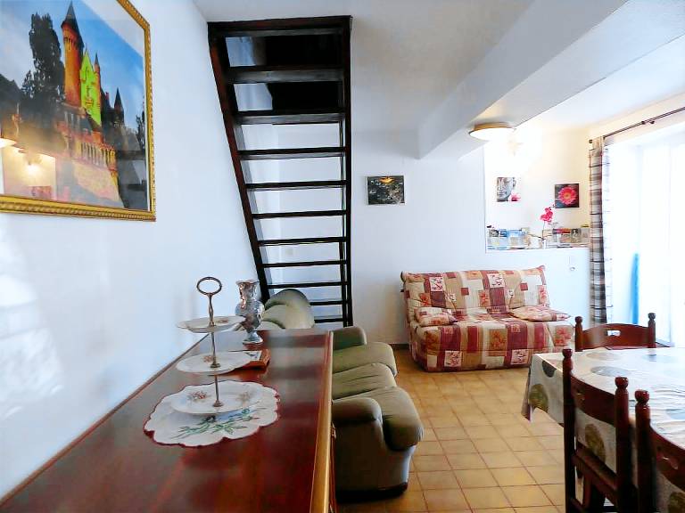 Gite with patio & yard — photo 2