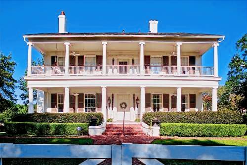 Bed and breakfast  Natchez