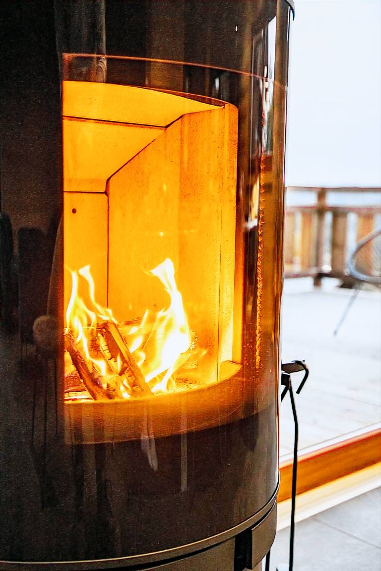 Chalet with barbeque, sauna & hot tub | Mountain view — photo 3