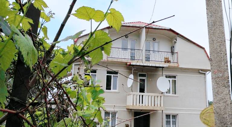 House with yard, barbeque & patio | Pet-friendly in Batumi