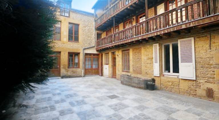 Suite SPA prive by Collection AURA - Charleville-Mezieres a deux pas de la Place Ducale — photo 5