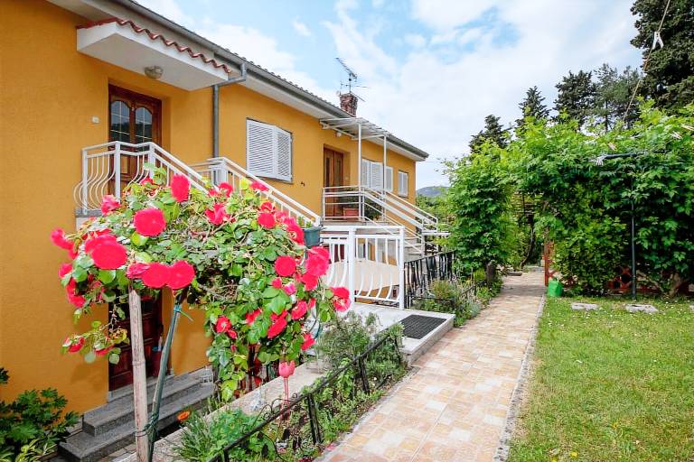 Holiday apartment with garden & BBQ | Sea view — photo 3