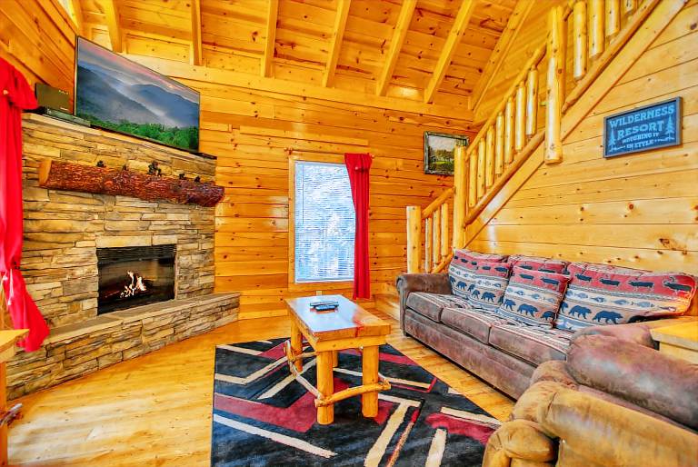 Charming Cabin with Private Hot Tub & Pool Table — photo 2