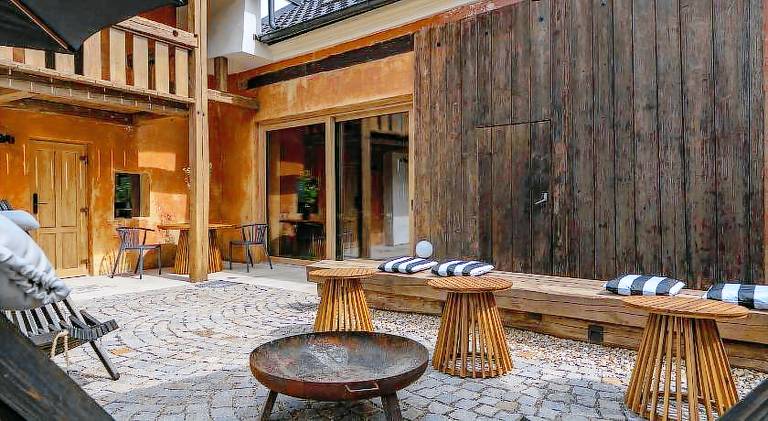 Apartment with sauna, jacuzzi & yard — photo 3