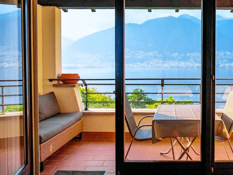 Ferienwohnung mit Hund in Vira (Gambarogno), Schweiz f&uuml;r max. 2 Personen