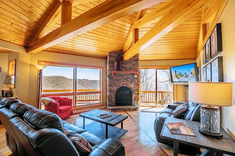 Vacation home with patio | Mountain view — photo 4