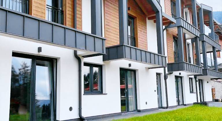 Rental apartment with garden, patio & hot tub | Next to the ski | Good for workation | Pet-friendly in Dimaro Folgarida