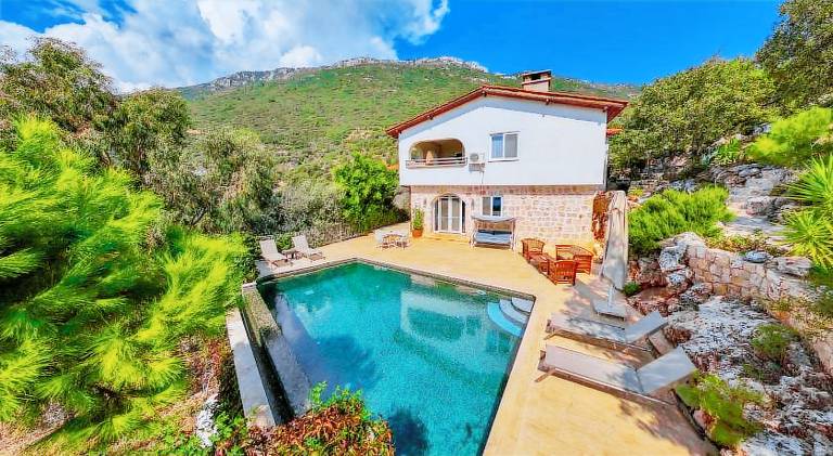 Villa with private pool, barbecue & terrace in Antalya