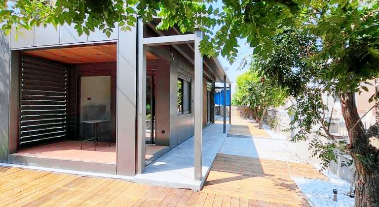Vacation home with yard in Kavala