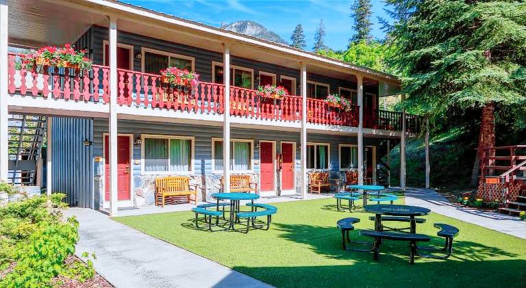 Box Canyon Lodge and Hot Springs — photo 5