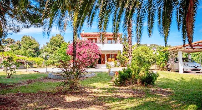 Villa with barbeque, yard & patio | Perfect for remote work in Sithonia