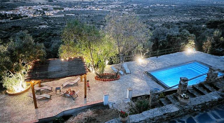 Beautiful vacation home with pool | Pets allowed — photo 2