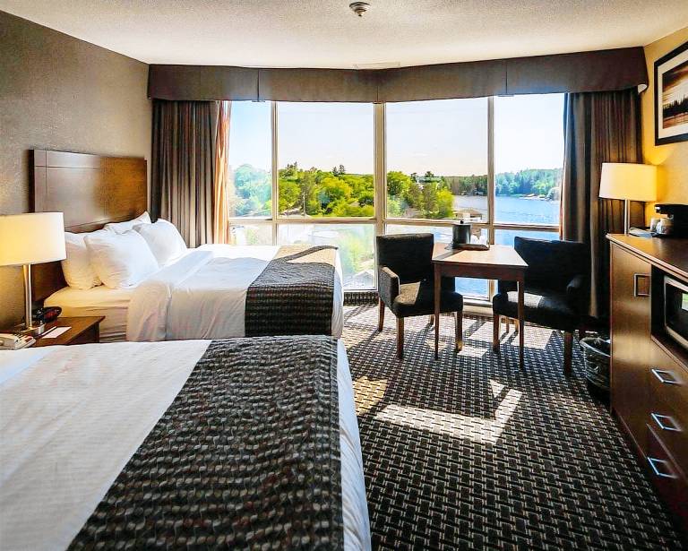 Clarion Lakeside Inn & Conference Centre — photo 2