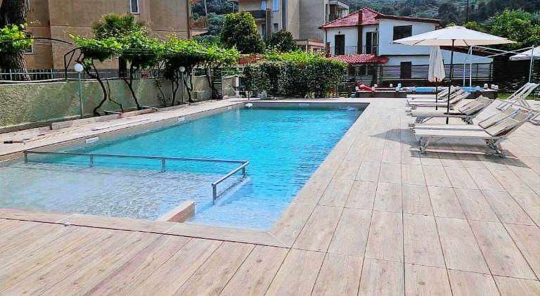 Holiday apartment with pool in Loano
