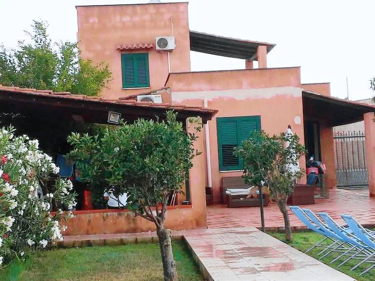Vacation home with private pool, patio & garden — photo 2